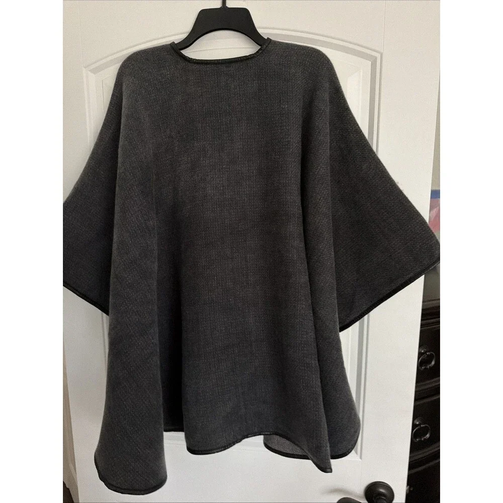 AQUA Women's Ruana Poncho Cape Wrap Reversible Toggle Closure Charcoal Gray OS